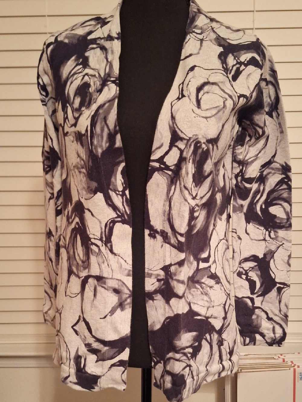 Willi Smith Open-Front Floral Brushstroke Cardigan in Navy and Gray